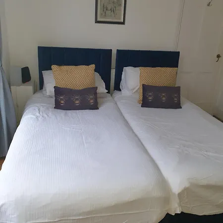 Mulberry House Excellent Central Location Courtyard Garden 3 Bedrooms Sleeps Up To 6 Public Parking In Vicinty Exeter Exterior photo