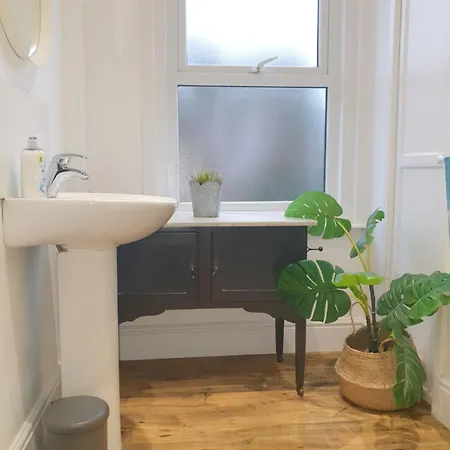 Mulberry House Excellent Central Location Courtyard Garden 3 Bedrooms Sleeps Up To 6 Public Parking In Vicinty Exeter Exterior photo